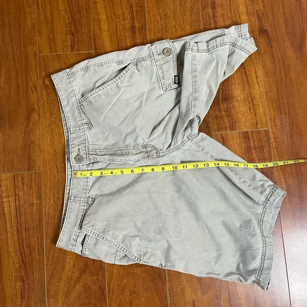 VANS ORIGINAL OFF THE WALL CHINO KHAKIS CARGO SHORTS 36 - Picture 7 of 12